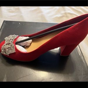 Torrid red sequins bow block pump size 8